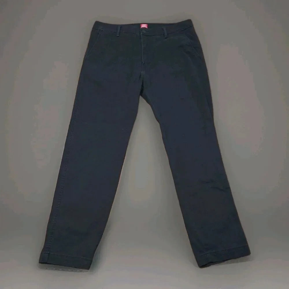 Levi's XX Chino Standard Taper Pants Men 34x30 Black Stretch Twill Flat Lay 17x2
